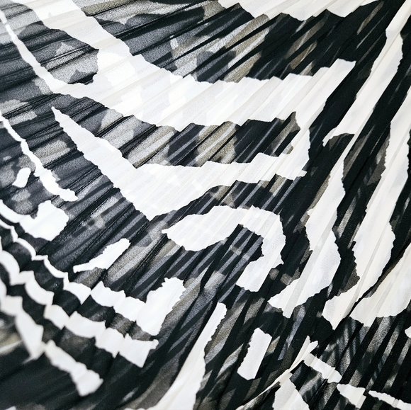 H&M Studio pleated dress - Picture 7 of 9